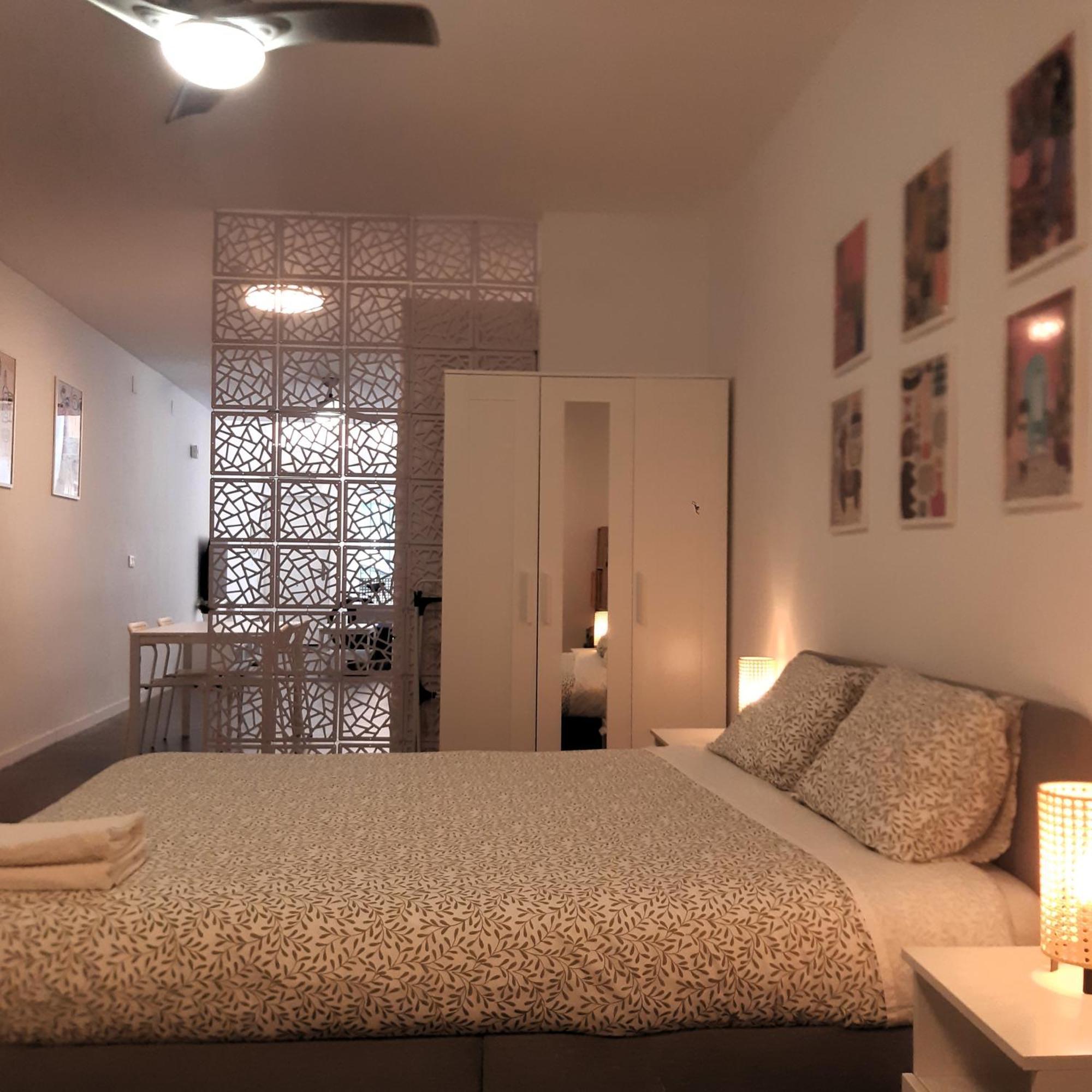 La Caramba Amplio Apartamento En La Playa Málaga Exteriör bild