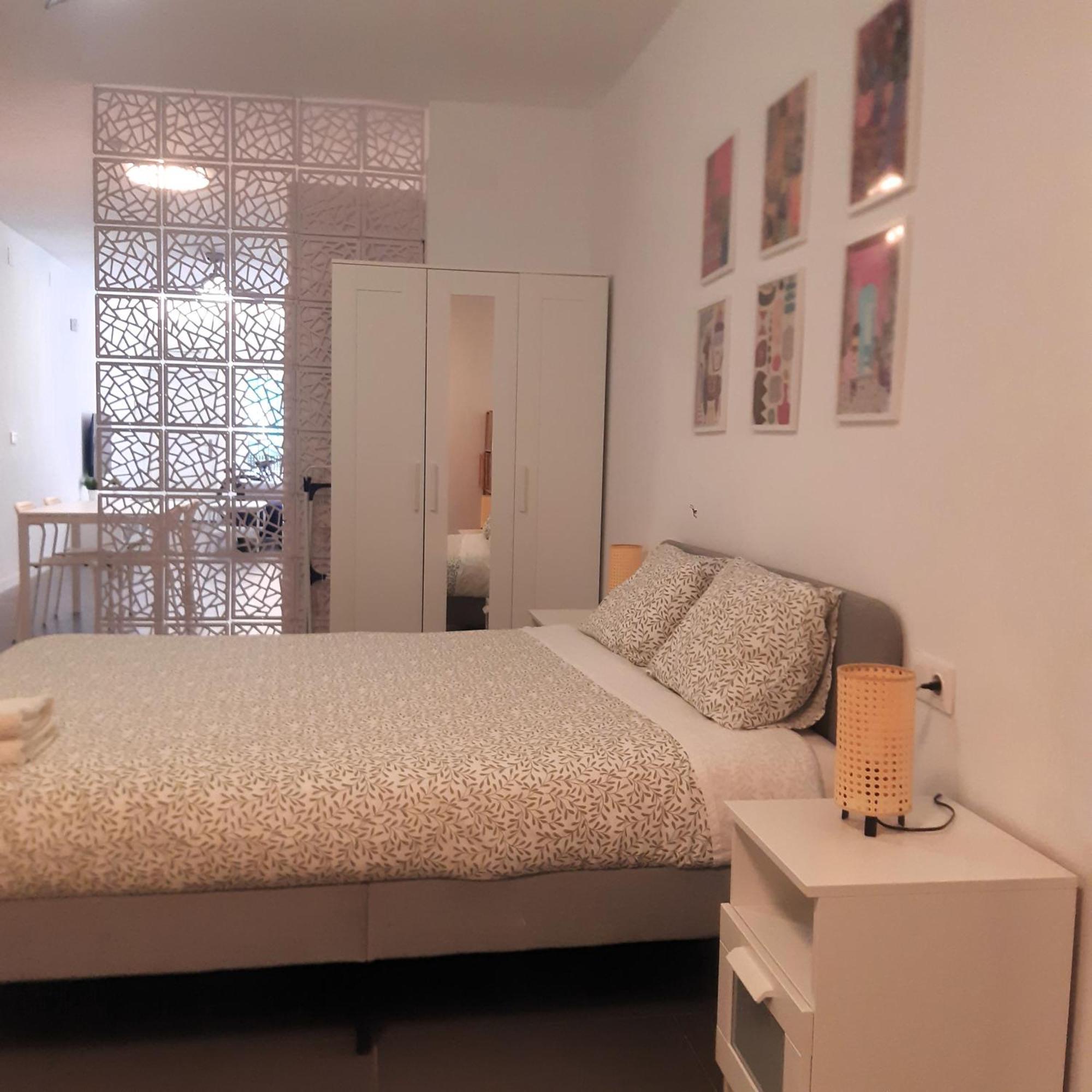 La Caramba Amplio Apartamento En La Playa Málaga Exteriör bild